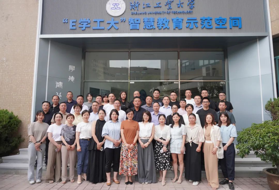 聚力思变，乘势笃行丨南鸿装饰二季度分公司经理会议圆满举行