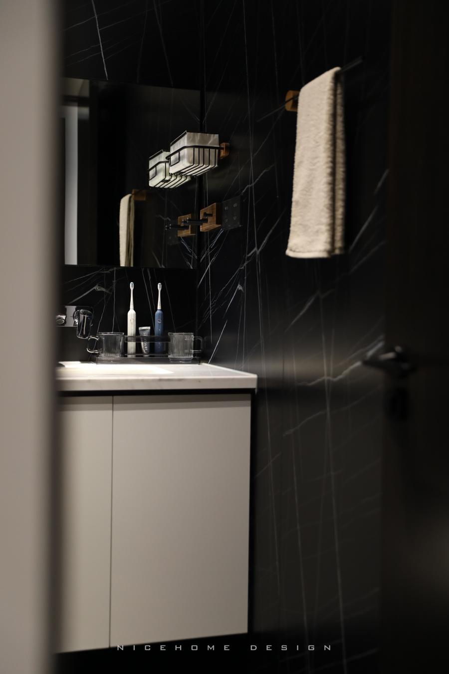 16879221794A8A.jpg
