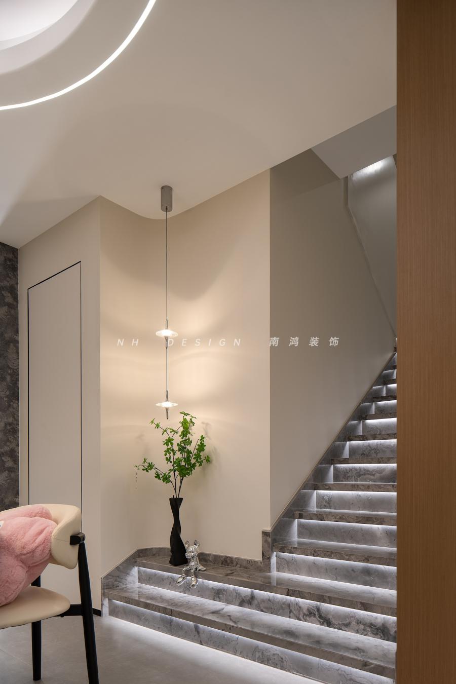 177580999830C5.jpg 177580999830C5.jpg